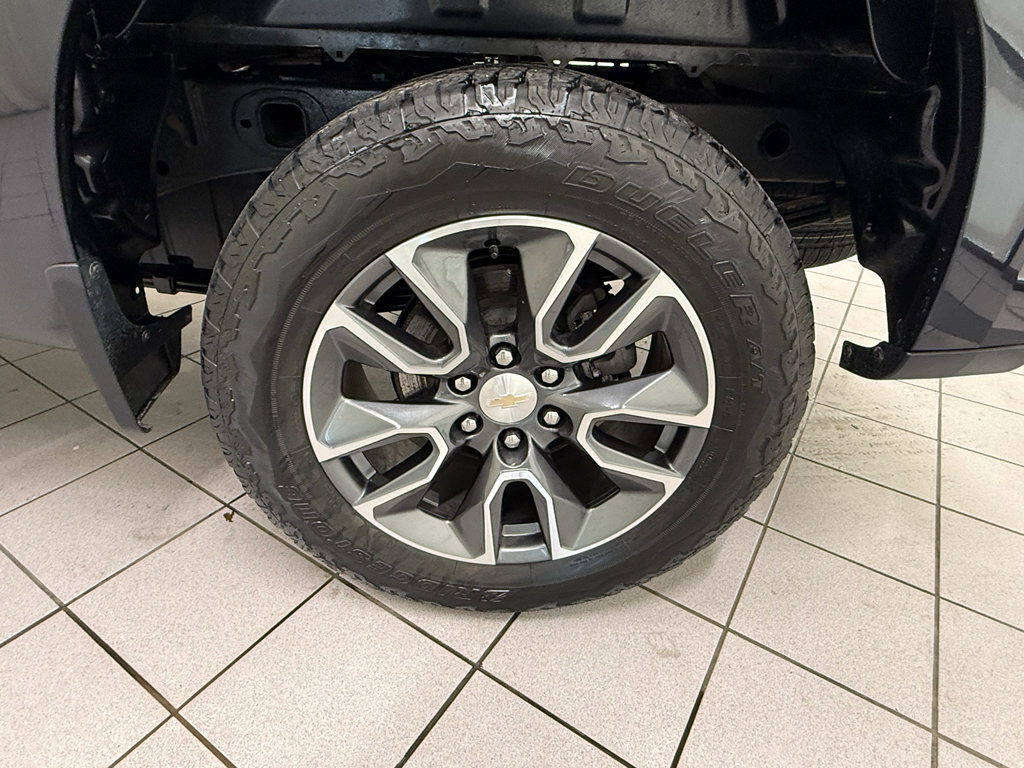 Certified 2023 Chevrolet Silverado 1500 LT AWD/4WD image 13