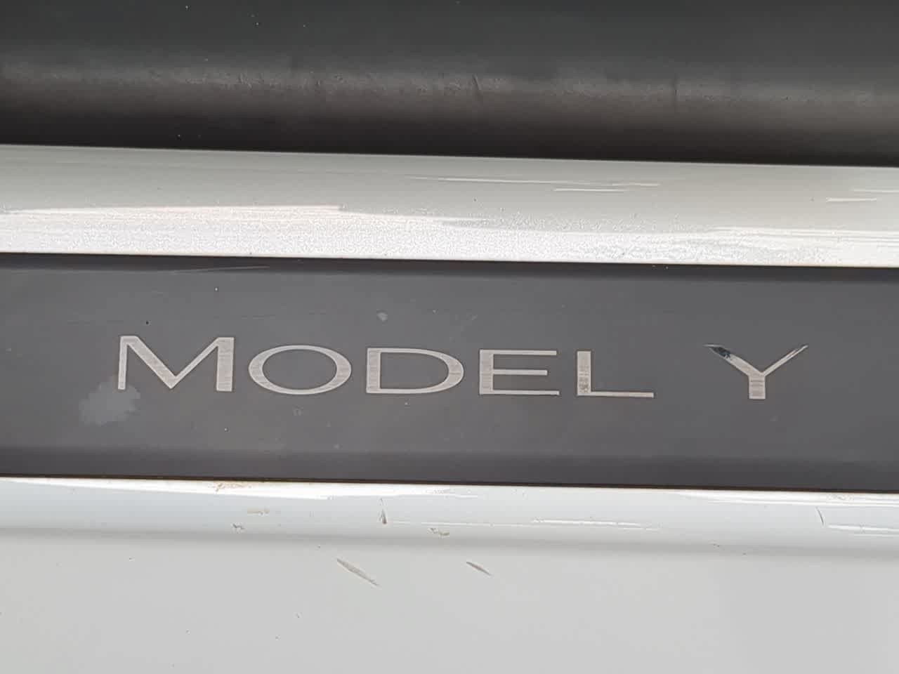Used 2024 Tesla Model Y Performance AWD/4WD image 12