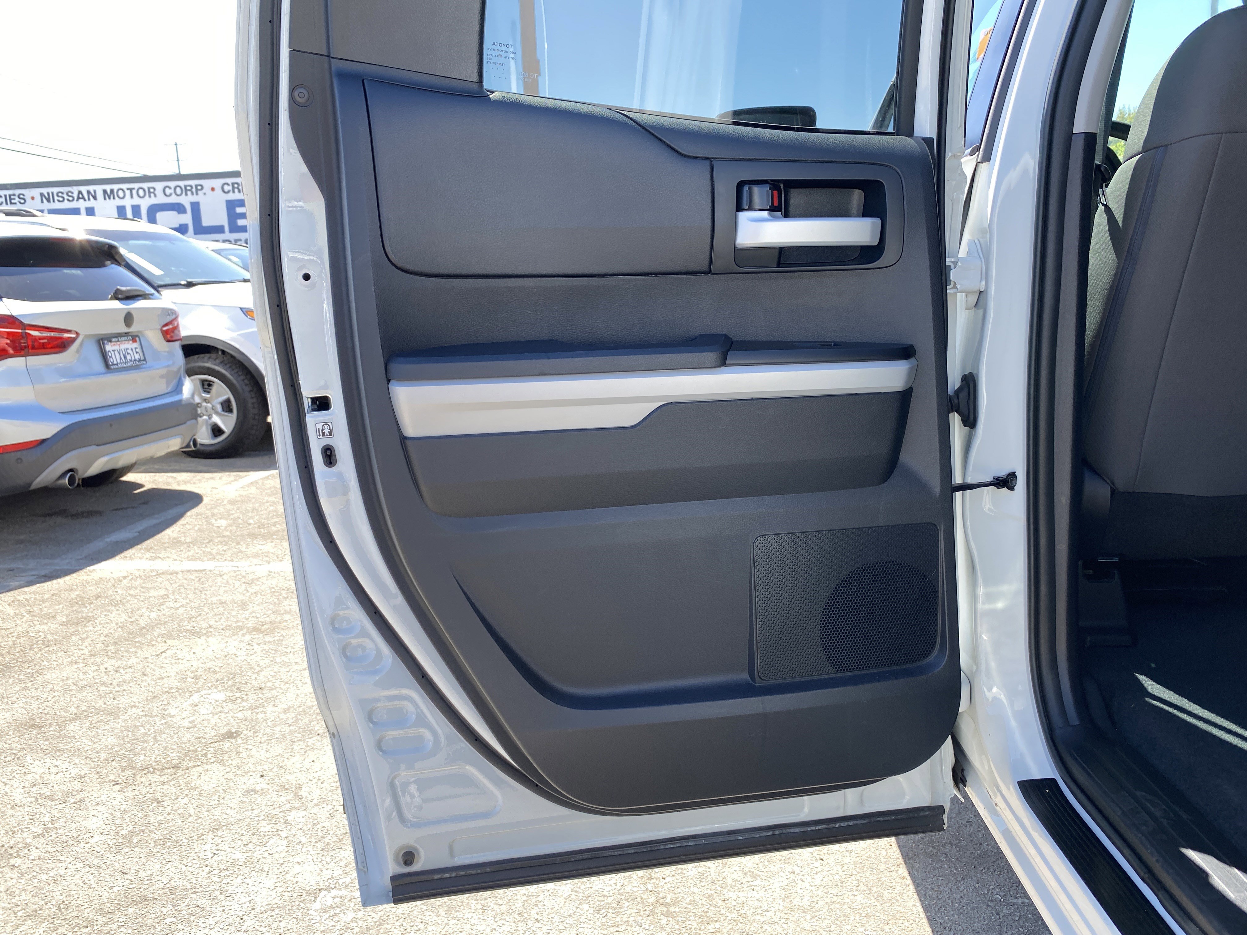 Used 2018 Toyota Tundra SR5 w/ SR5 Upgrade Package image 17