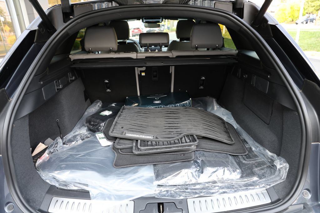 Used 2026 Land Rover Range Rover Velar S AWD/4WD image 21
