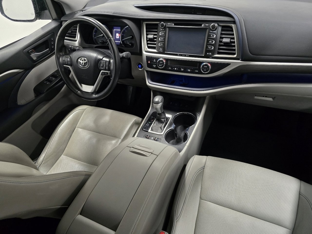 Certified 2019 Toyota Highlander Limited w/ Protection Package #3 image 23