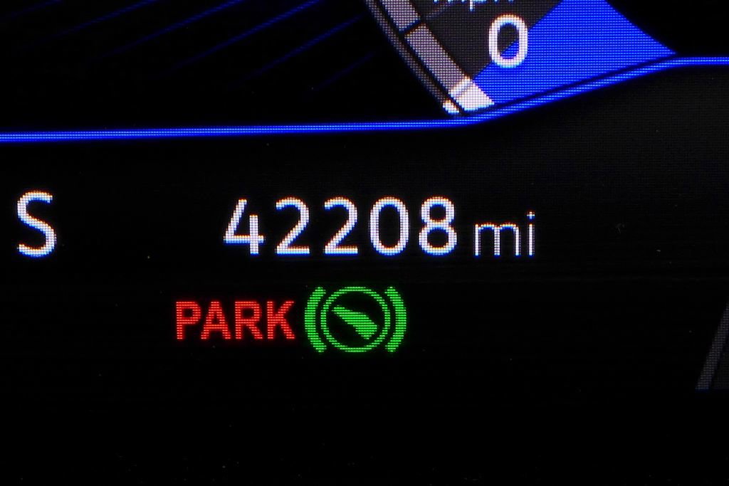 Used 2024 Volkswagen Taos SE image 32