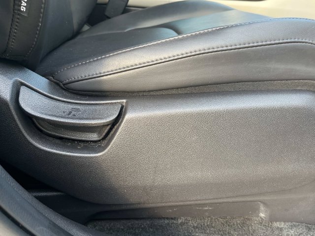 Used 2024 Kia Carnival LX FWD image 18
