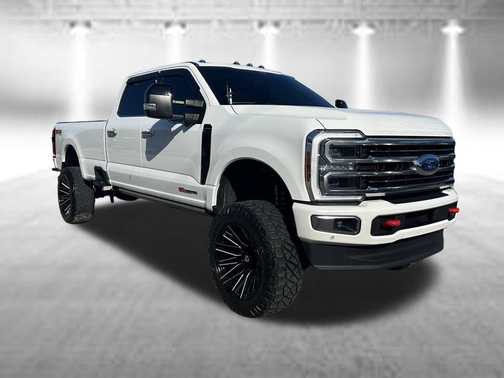 Used 2025 Ford F350 Platinum w/ Platinum Plus Package AWD/4WD image 2