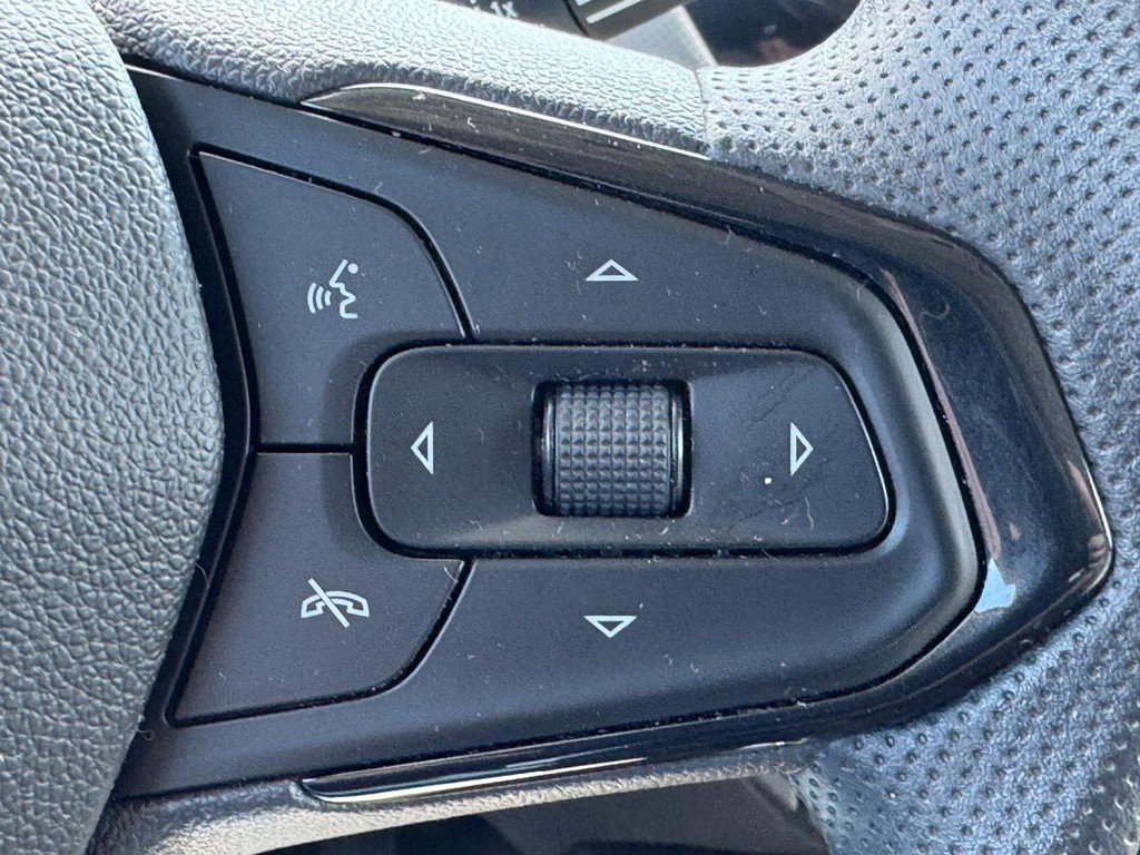 Used 2021 Chevrolet TrailBlazer LT w/ Convenience Package image 18