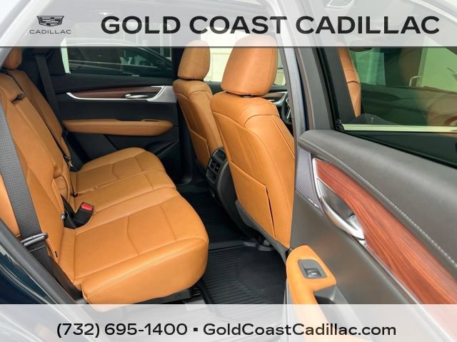 Used 2025 Cadillac XT5 Premium Luxury w/ LPO, Floor Liner Package AWD/4WD image 8
