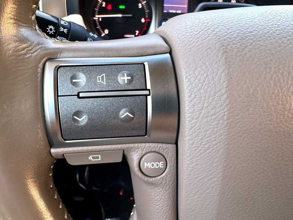 Used 2018 Lexus GX 460 Luxury AWD/4WD image 27