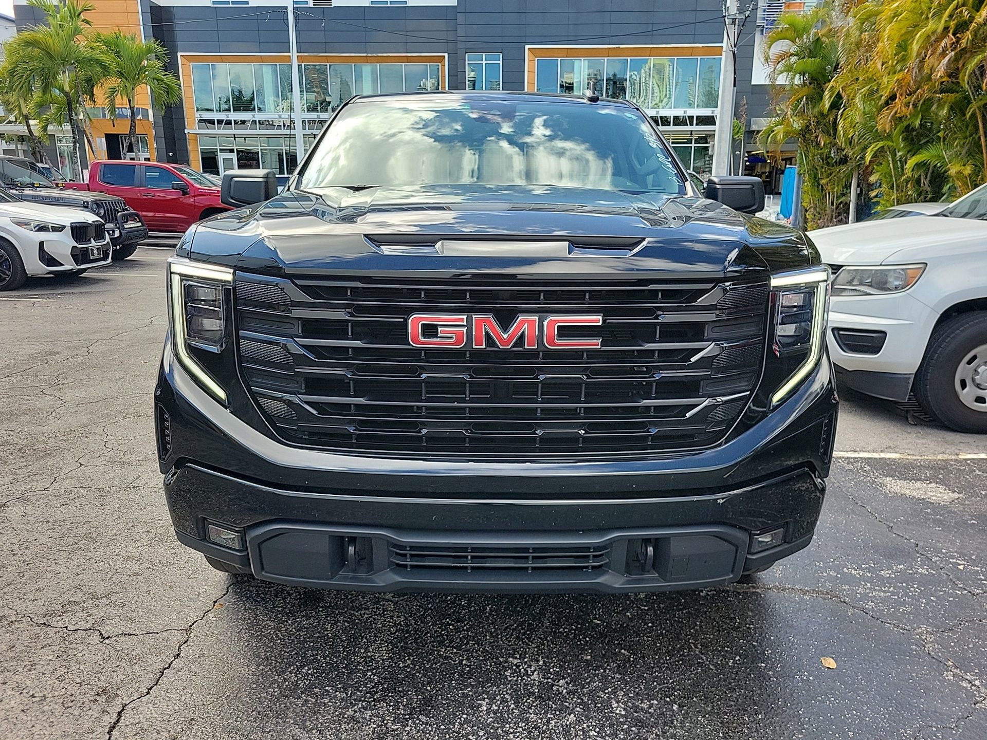 Used 2023 GMC Sierra 1500 Elevation image 3