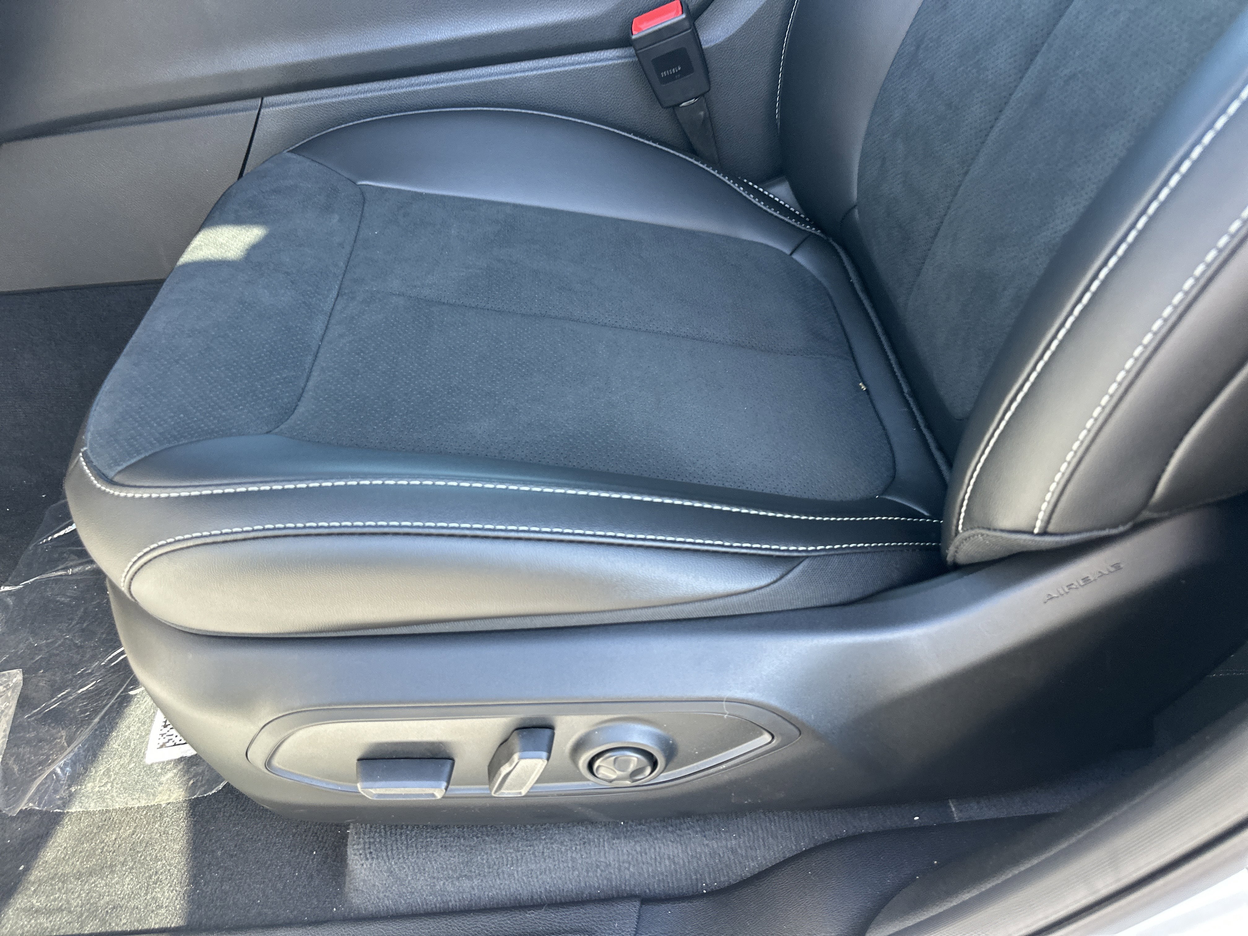 New 2025 Jeep Grand Cherokee L Altitude image 27