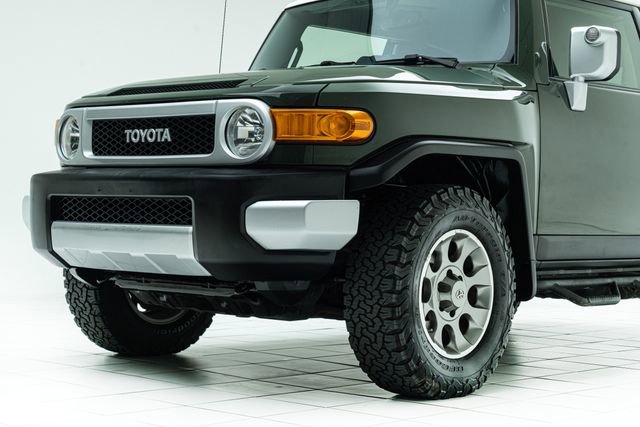 Used 2014 Toyota FJ Cruiser 4WD w/ Upgrade Package image 10