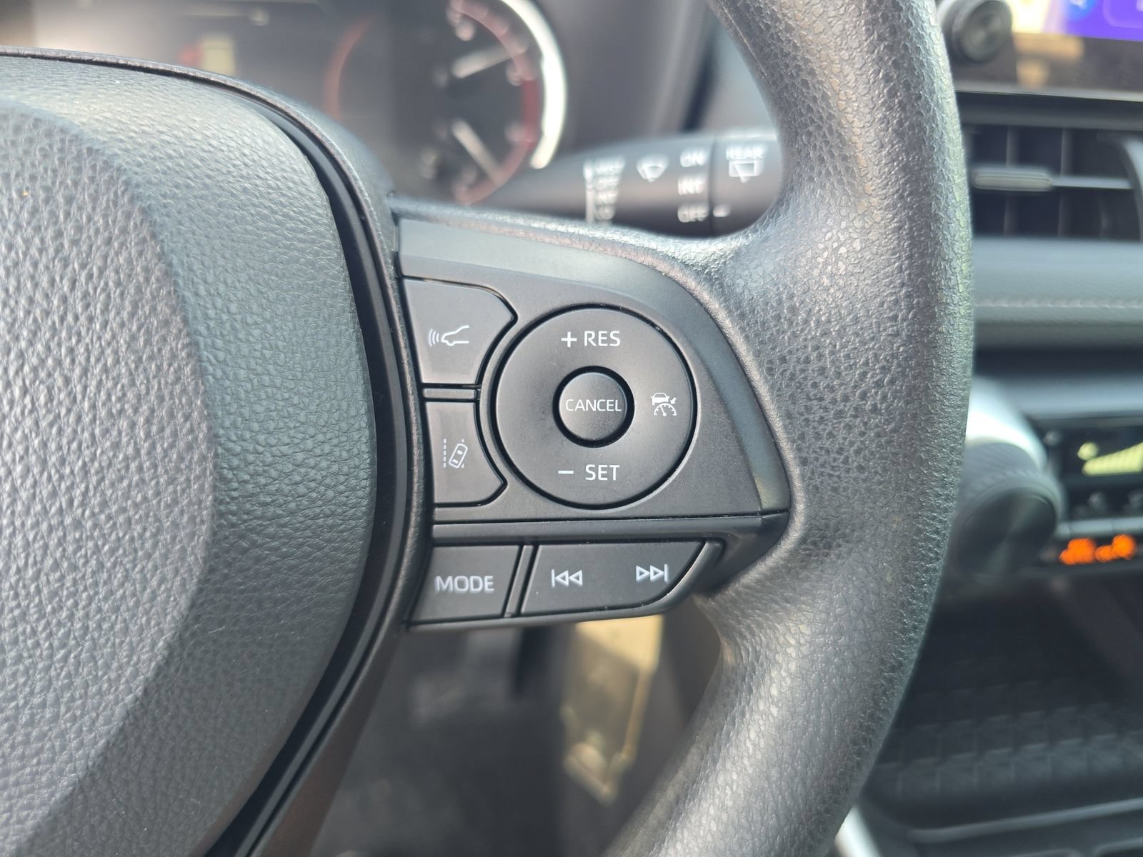 Used 2024 Toyota RAV4 LE FWD image 22