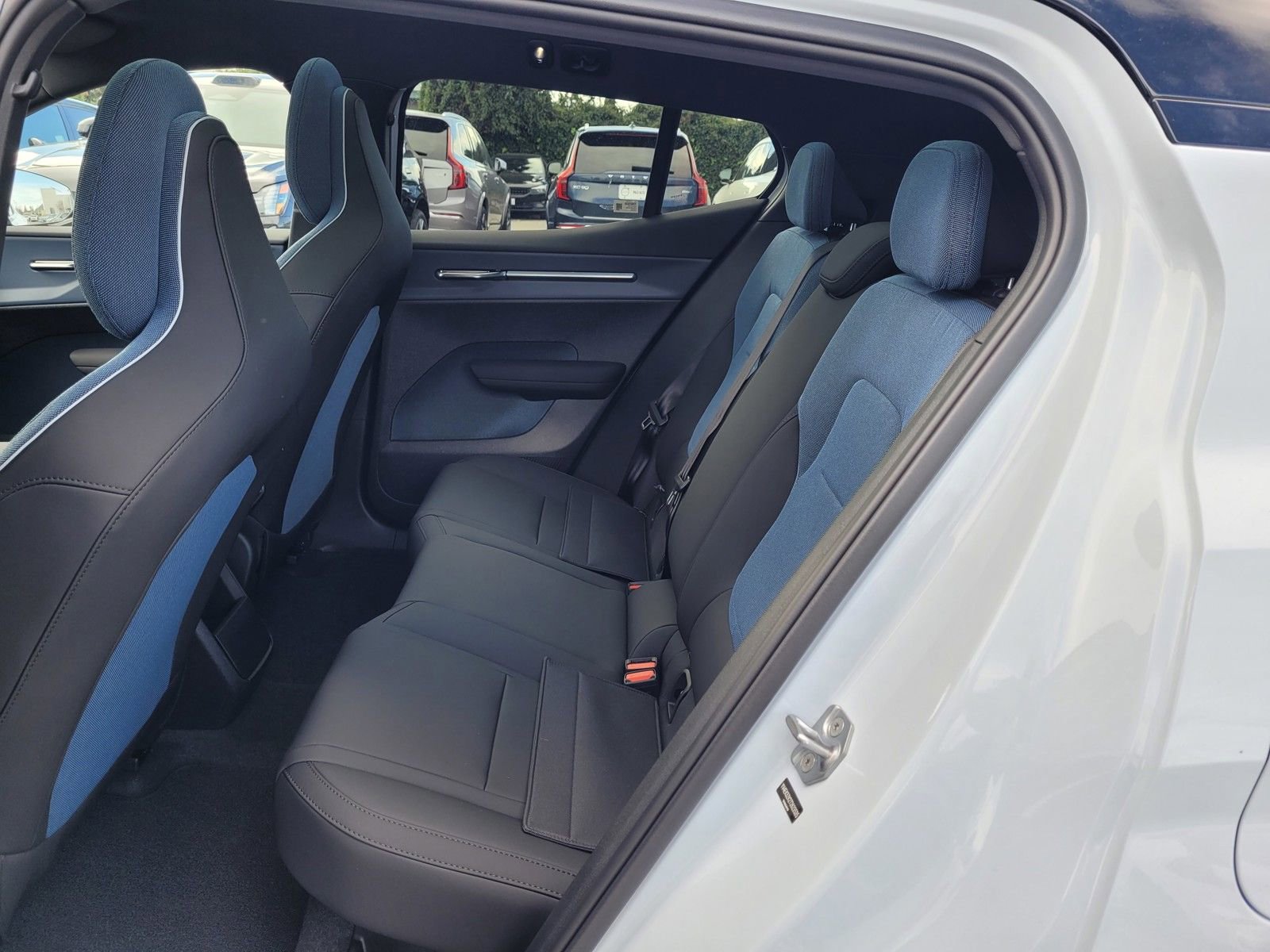 New 2026 Volvo EX30 Plus w/ Protection Package image 11