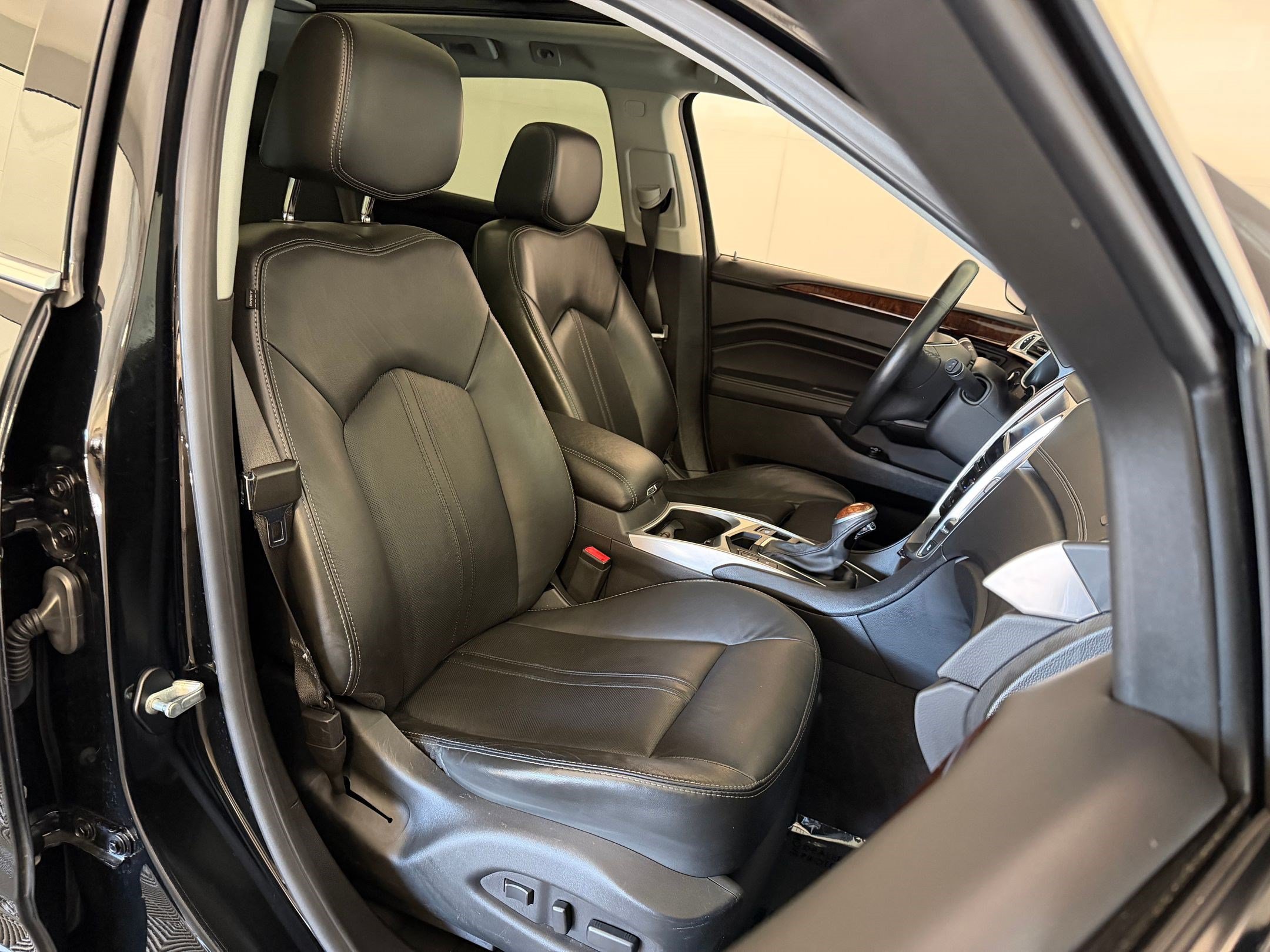Used 2016 Cadillac SRX Luxury FWD image 26