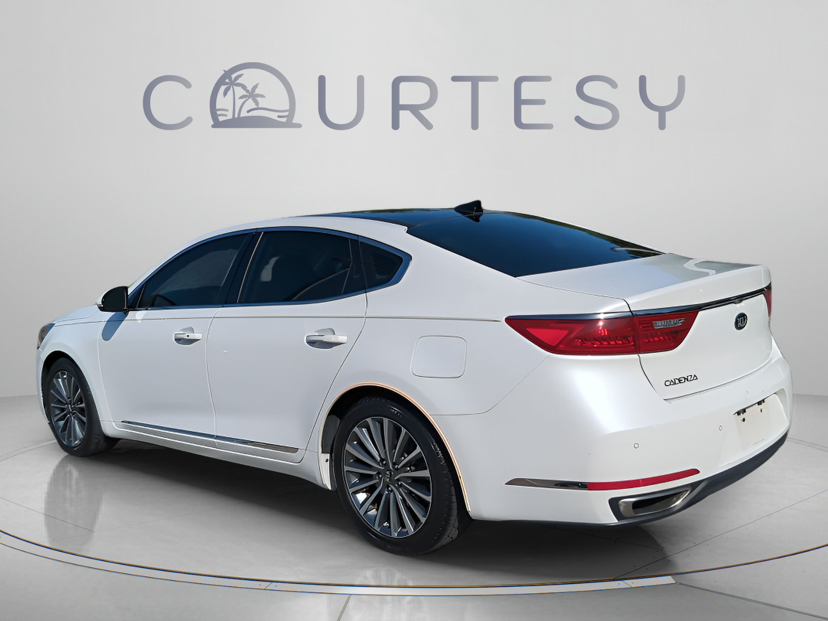 Used 2017 Kia Cadenza Technology FWD image 5