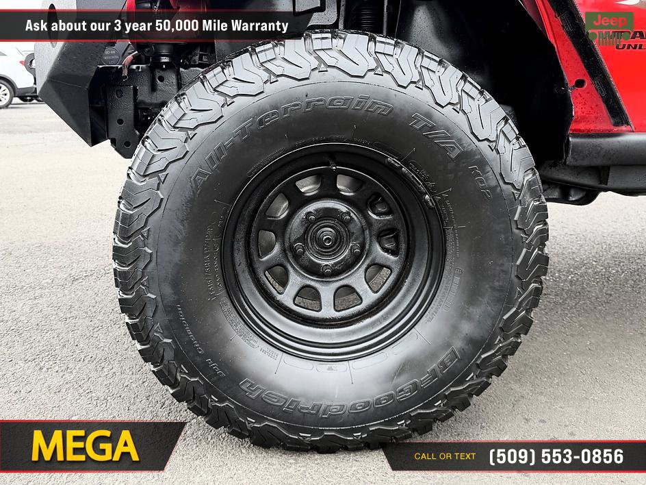 Used 2016 Jeep Wrangler Unlimited Sahara w/ Connectivity Group AWD/4WD image 26