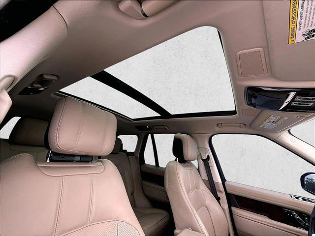 Used 2022 Land Rover Range Rover Westminster Edition image 17