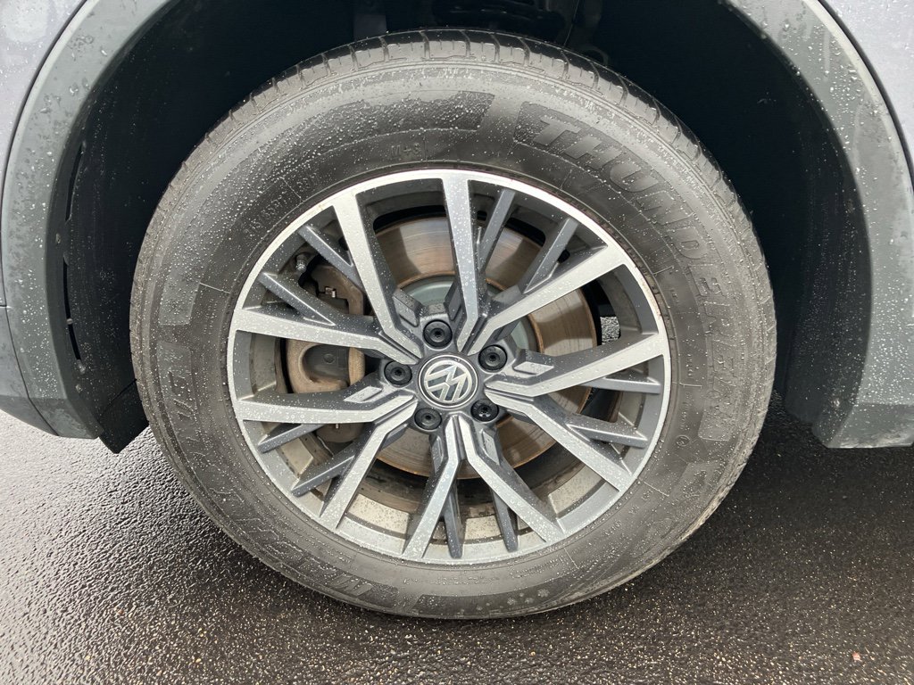 Used 2020 Volkswagen Tiguan SE w/ Panoramic Sunroof Package image 14