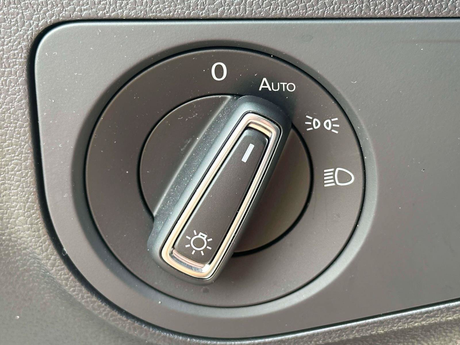 Certified 2023 Volkswagen Tiguan SE R-Line AWD/4WD image 19