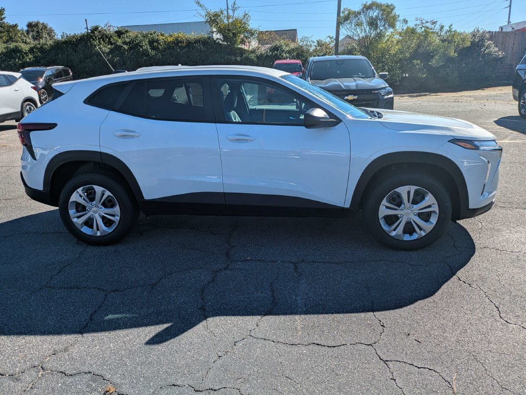 New 2026 Chevrolet Trax LS FWD image 3