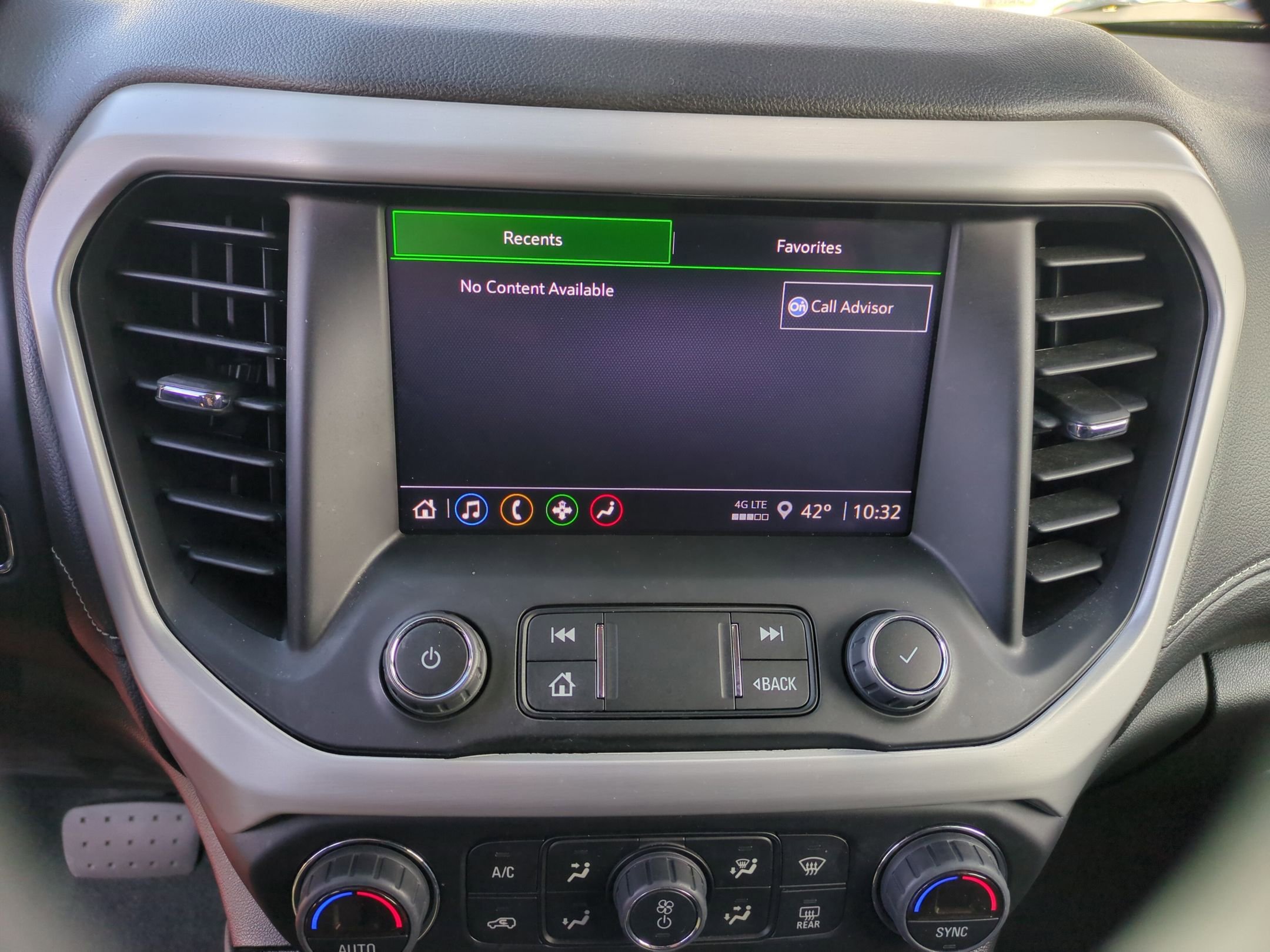 Certified 2023 GMC Acadia SLE w/ Driver Convenience Package image 13