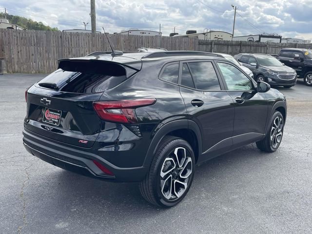 Certified 2025 Chevrolet Trax RS w/ Driver Confidence Package FWD image 4