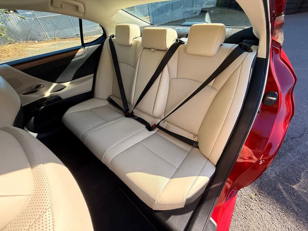 Used 2023 Lexus ES 300h w/ Premium Package FWD image 14