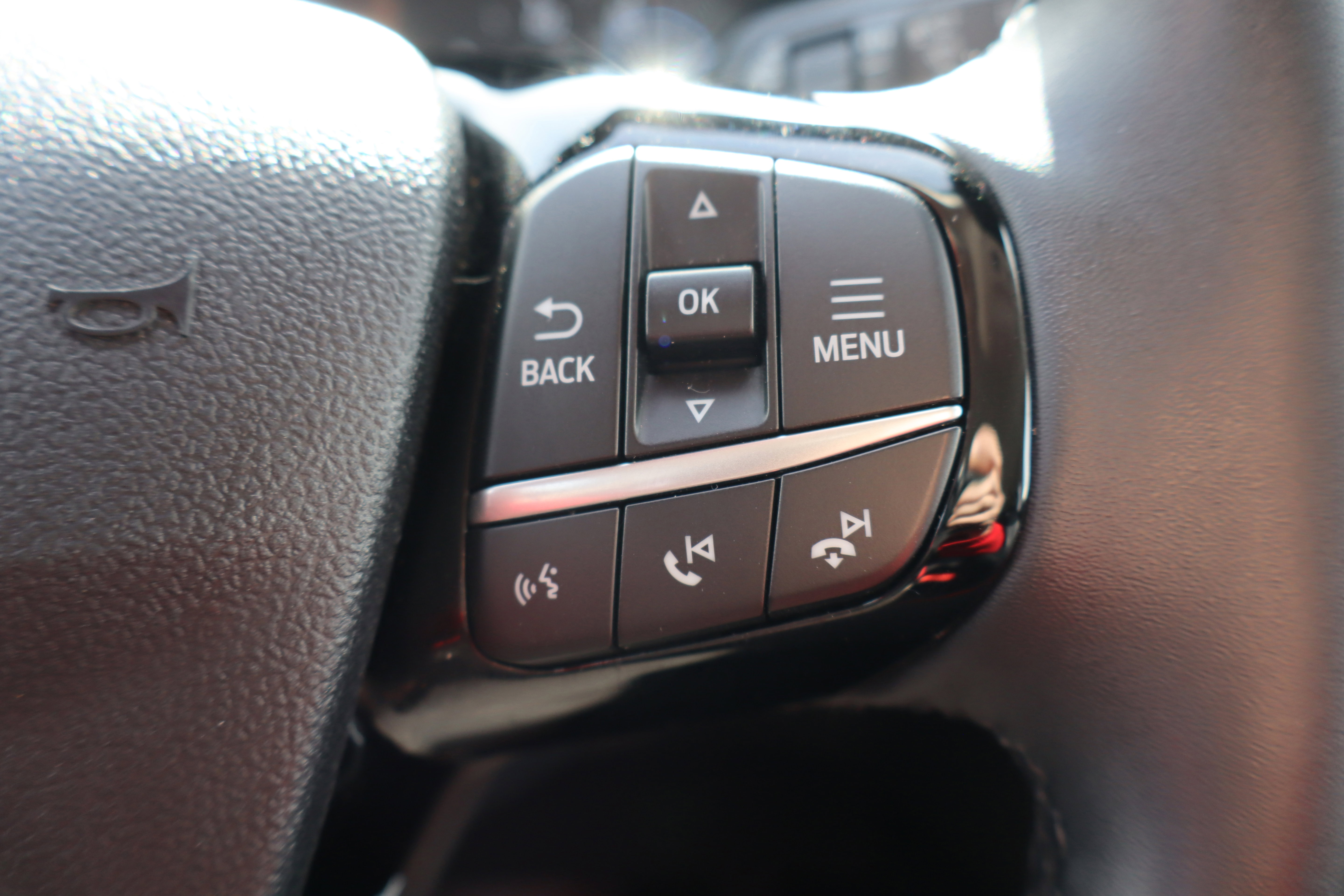 Used 2022 Ford Escape SEL image 18