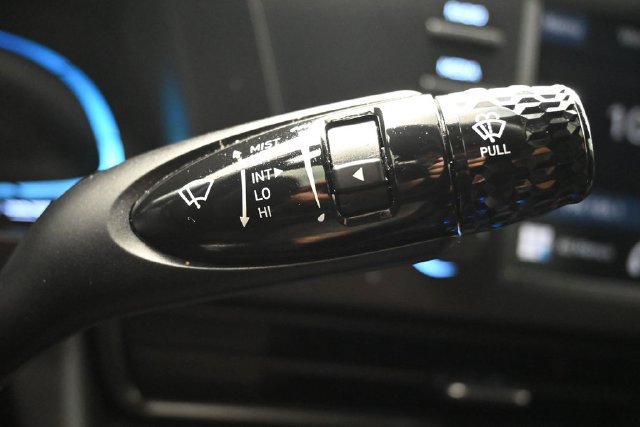 Used 2025 Hyundai Elantra Sport FWD image 20