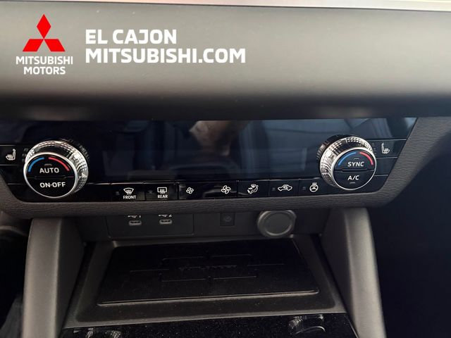 New 2026 Mitsubishi Outlander LE FWD image 18