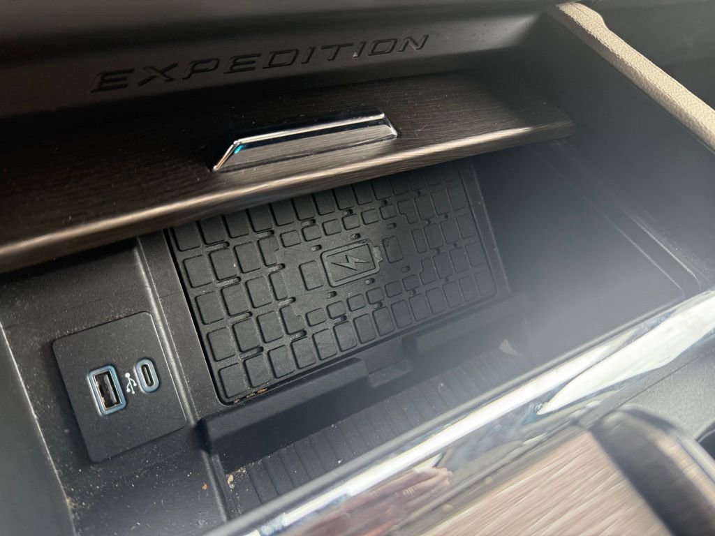 Used 2024 Ford Expedition Max Limited image 14