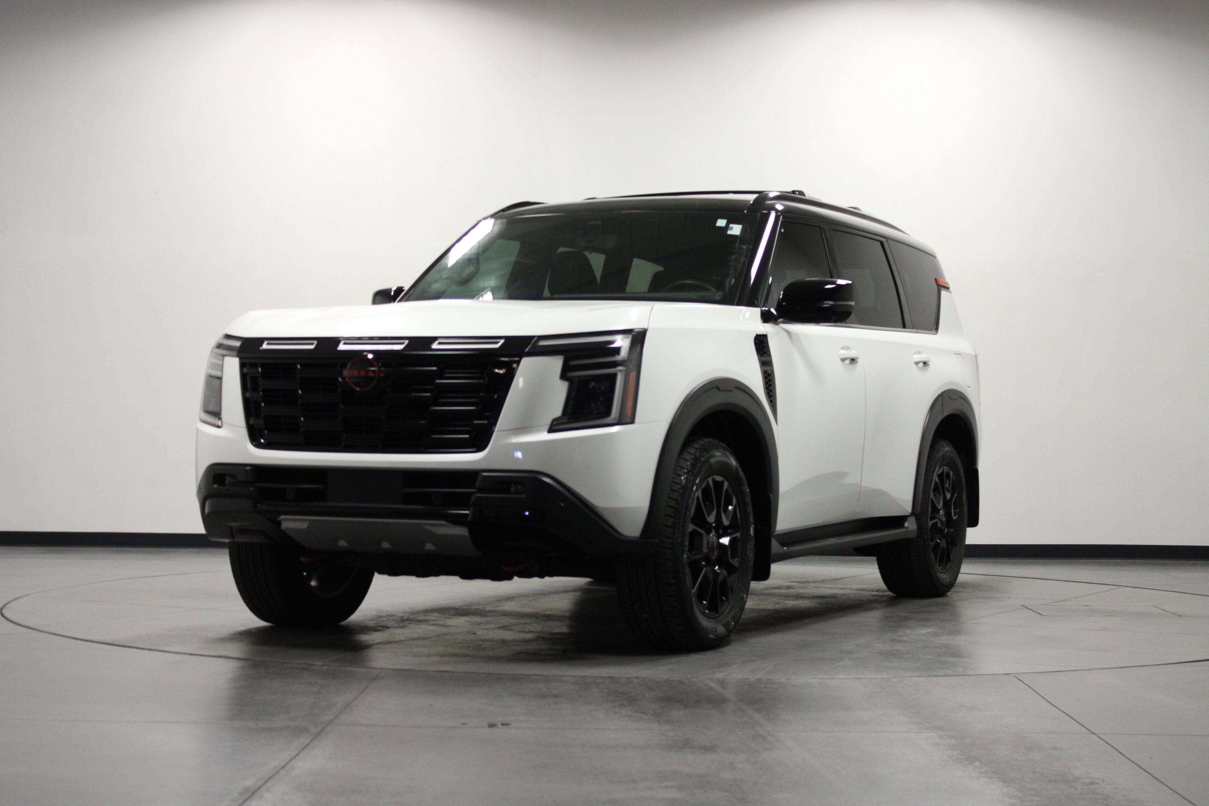 Used 2025 Nissan Armada PRO-4X AWD/4WD image 8