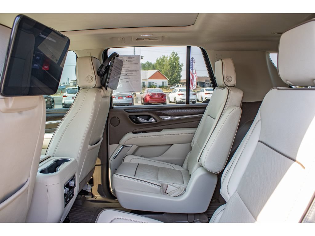 Used 2024 GMC Yukon Denali w/ Advanced Technology Package AWD/4WD image 19