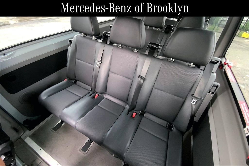 Used 2016 Mercedes-Benz Sprinter 2500 image 19