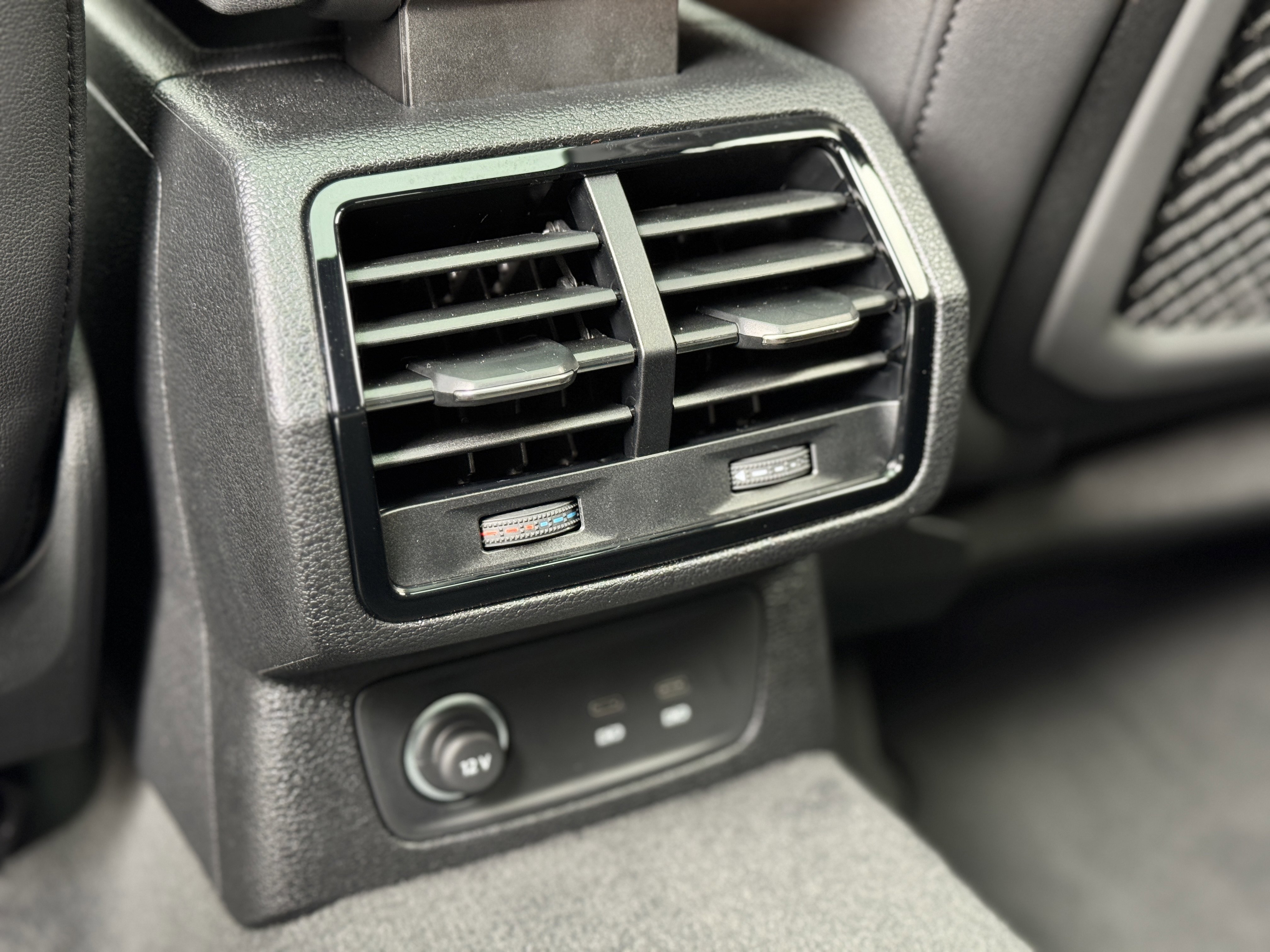 New 2025 Audi Q3 2.0T Premium image 19