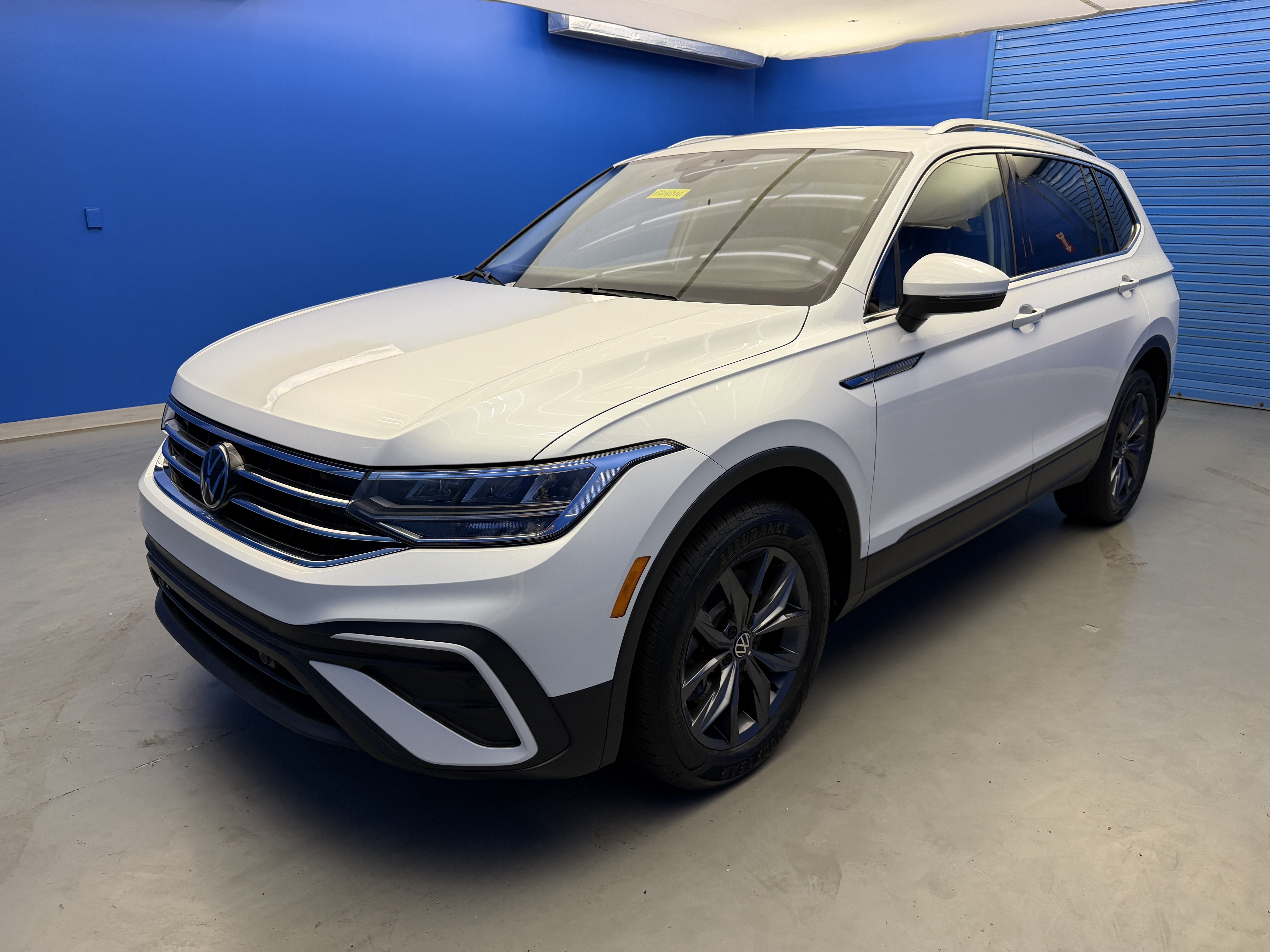 Certified 2023 Volkswagen Tiguan SE FWD image 4