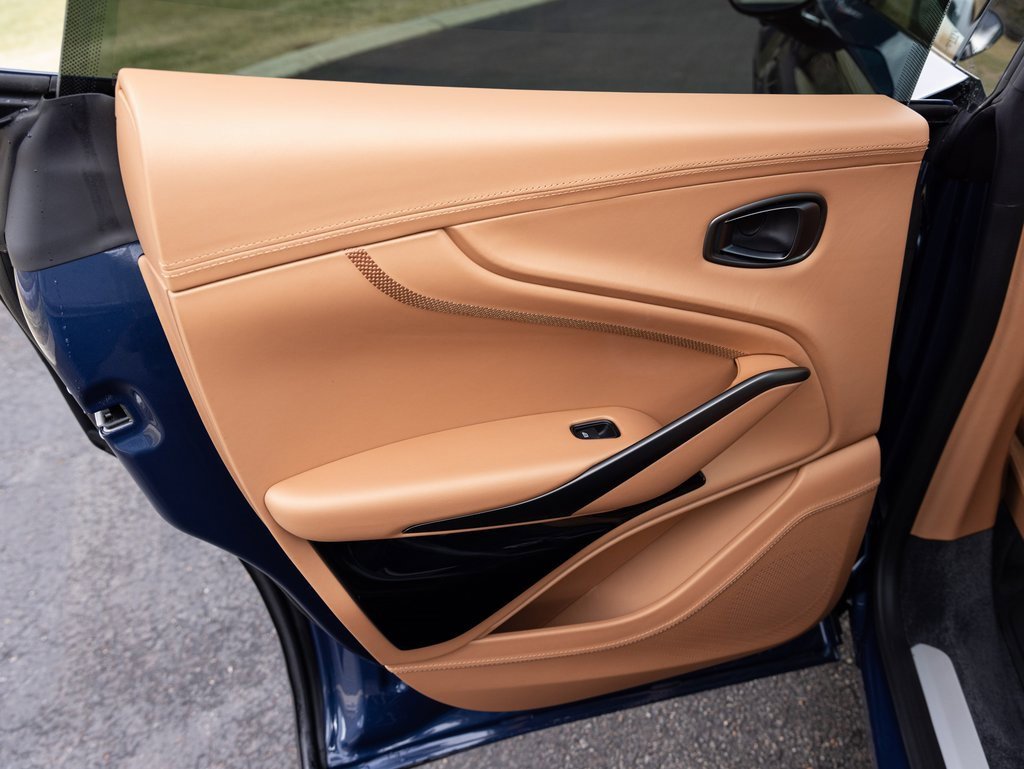 New 2025 Aston Martin DBX 707 image 34