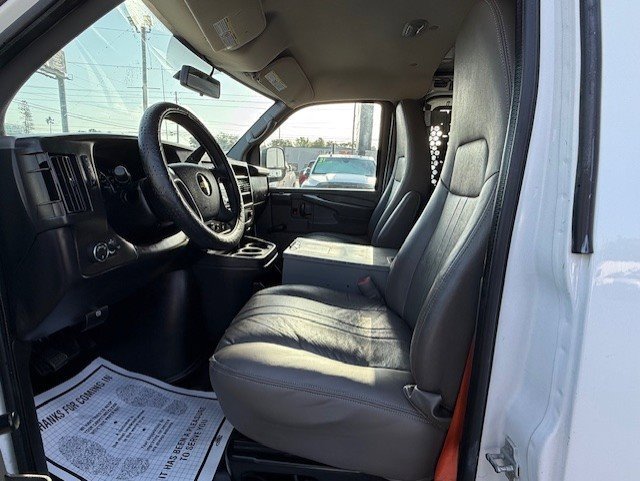 Used 2013 Chevrolet Express 2500 image 18