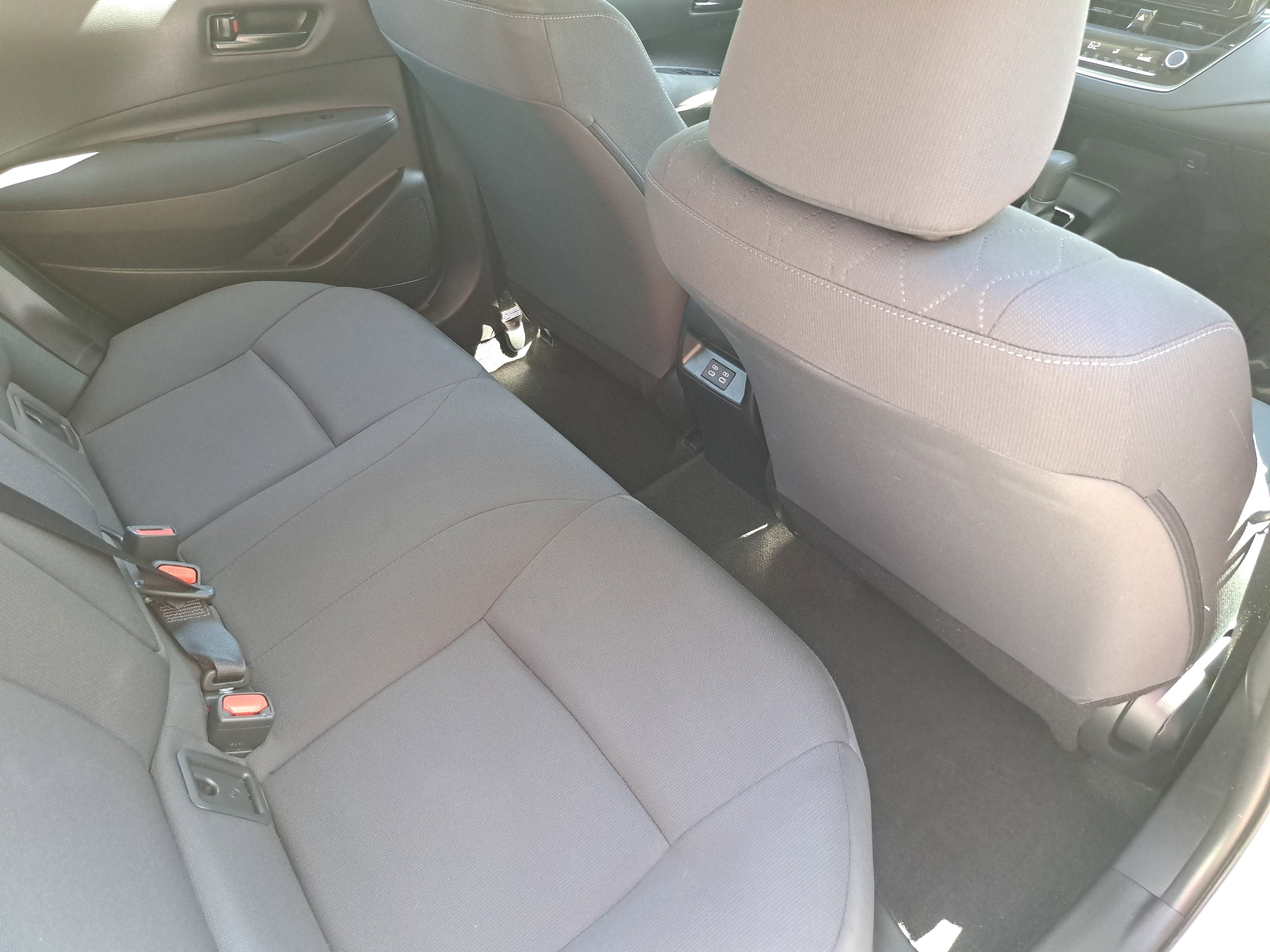 Used 2024 Toyota Corolla LE FWD image 11