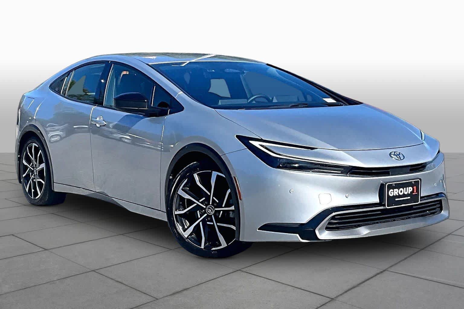 Used 2024 Toyota Prius Prime FWD image 2