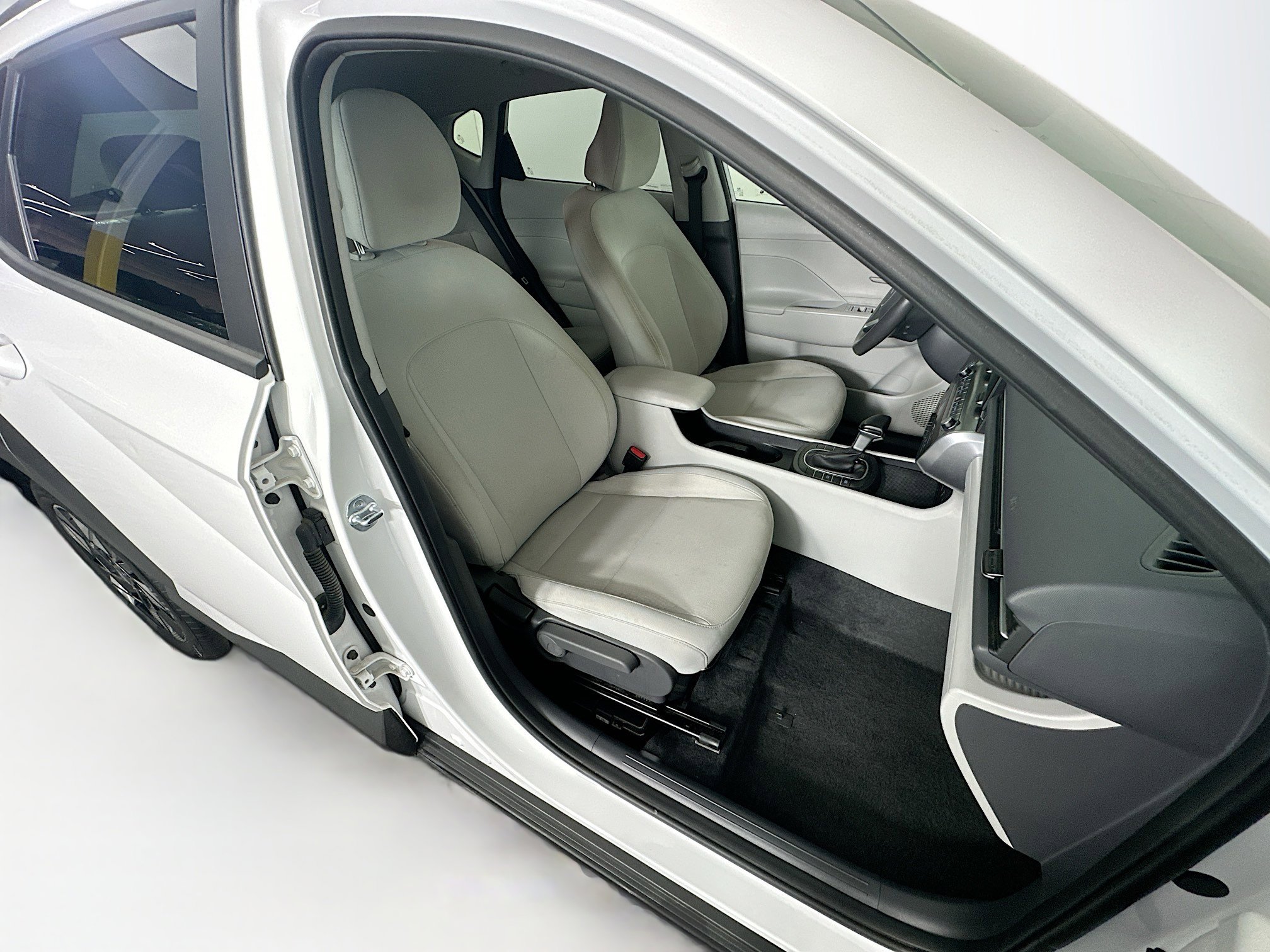 Used 2025 Hyundai Kona SEL FWD image 31