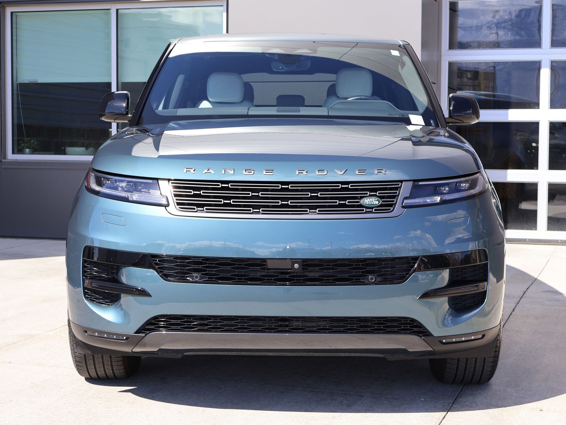 Certified 2025 Land Rover Range Rover Sport AWD/4WD image 2