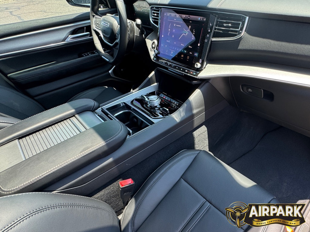 New 2026 Jeep Grand Wagoneer Limited AWD/4WD image 11
