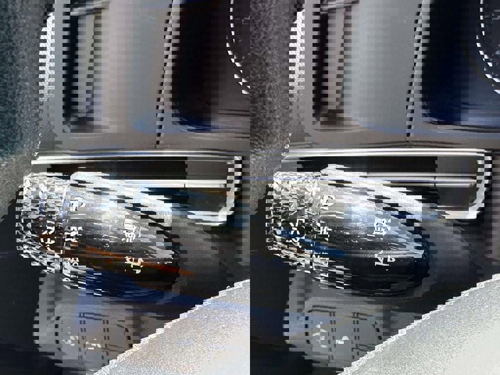 Used 2022 Hyundai Elantra SEL FWD image 26