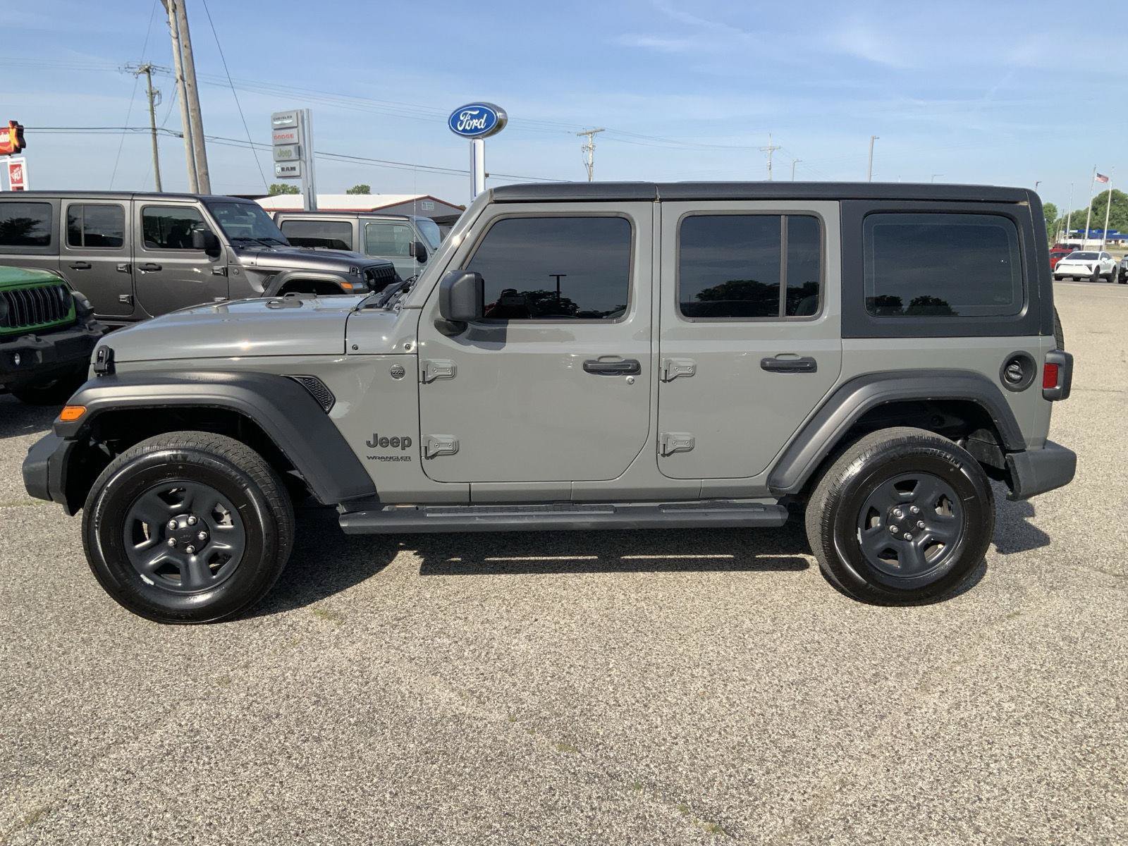 Used 2022 Jeep Wrangler Unlimited Sport AWD/4WD image 8