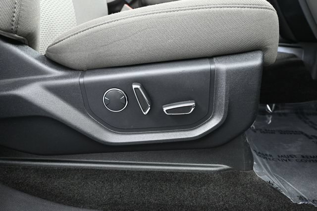 Used 2018 Ford F150 XLT w/ Equipment Group 302A Luxury AWD/4WD image 37