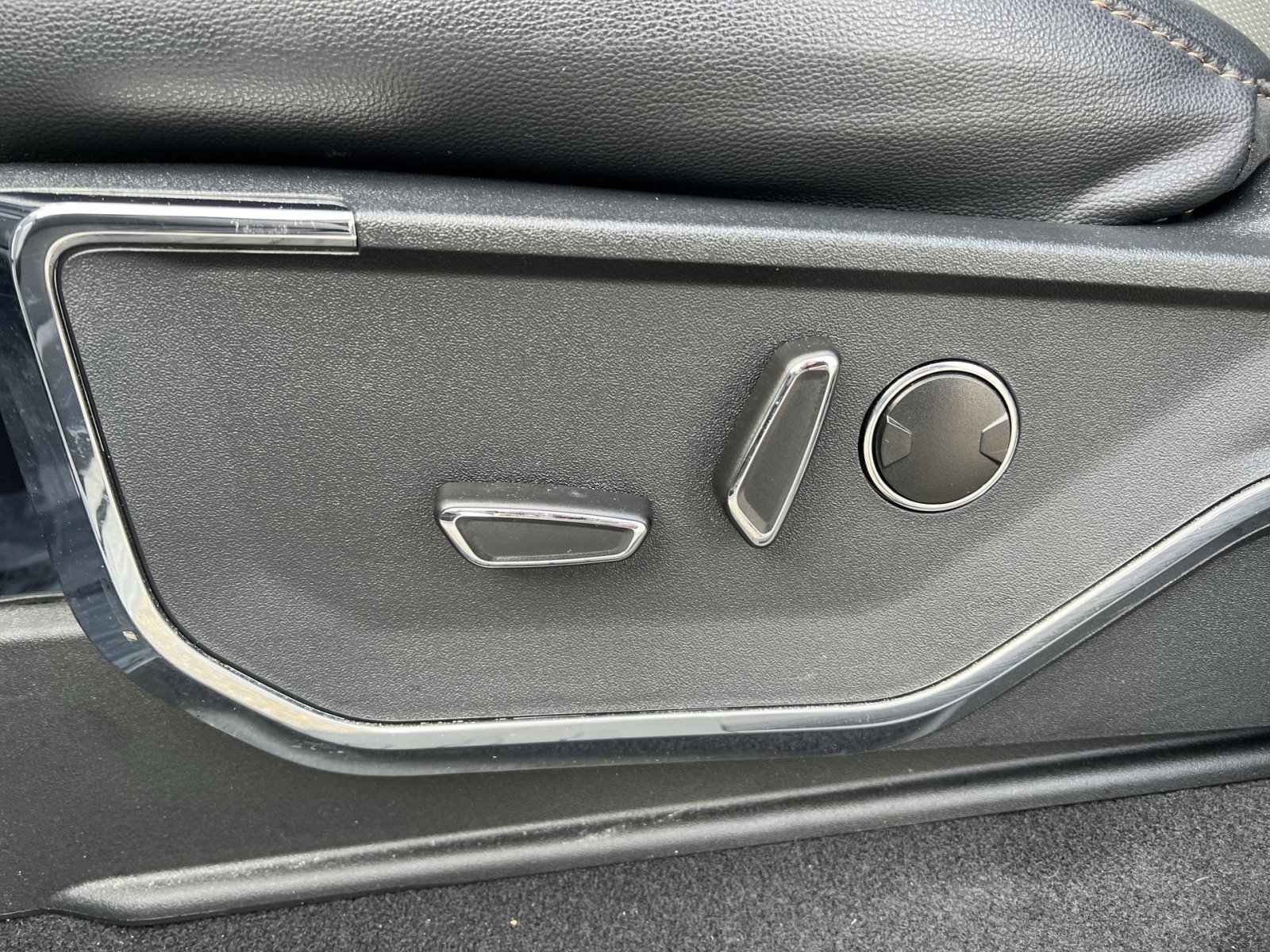 Certified 2023 Ford F150 Lightning Lariat image 14