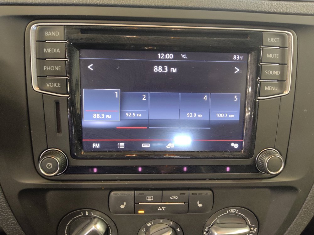 Used 2016 Volkswagen Jetta SE FWD image 25