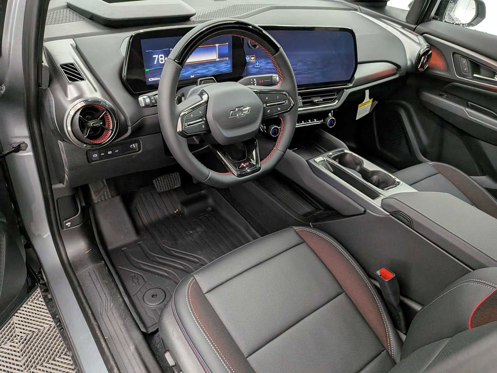 New 2026 Chevrolet Equinox EV RS image 2