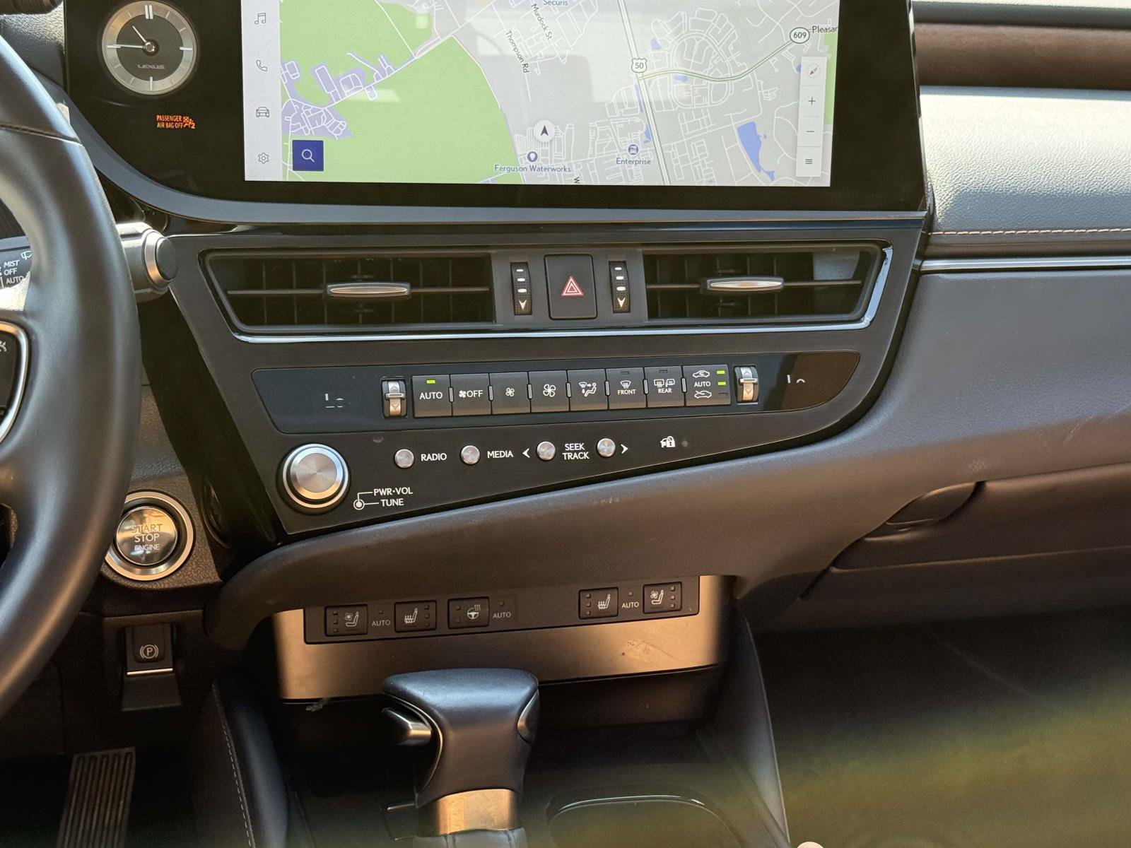 Used 2025 Lexus ES 350 w/ Premium Package FWD image 18