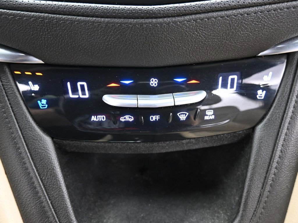 Used 2018 Cadillac XT5 Premium Luxury AWD/4WD image 16